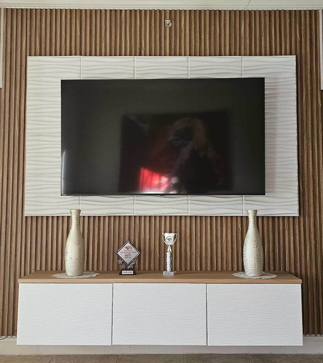 TV professionally mounted on wall